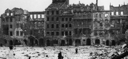 Hrdina povstání ve Varšavském ghettu. Nacisty chtěl zabíjet i po válce