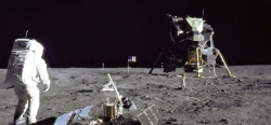 Lunární modul Apolla dosedl před 45 lety na povrch Měsíce